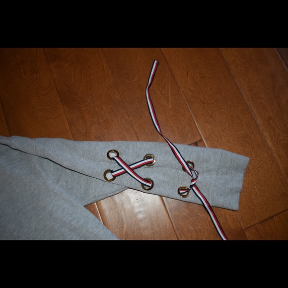 Tommy Hilfiger sweatshirt - Picture 3 of 3